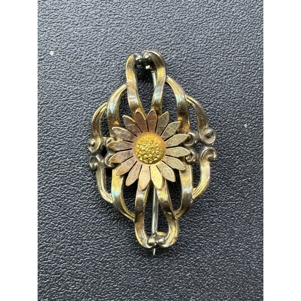 antique Gold Tone‎ Daisy Pin